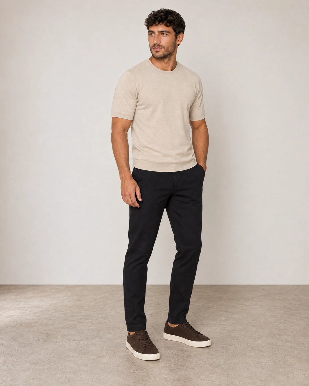 Classic Tapered Chinos campaign 02|black