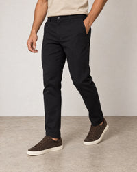 Classic Tapered Chinos campaign 05|black