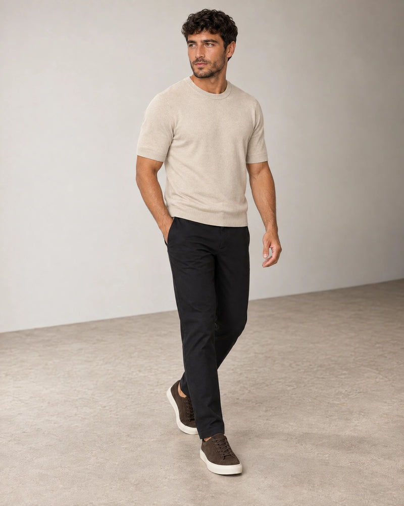 Classic Tapered Chinos campaign 06|black