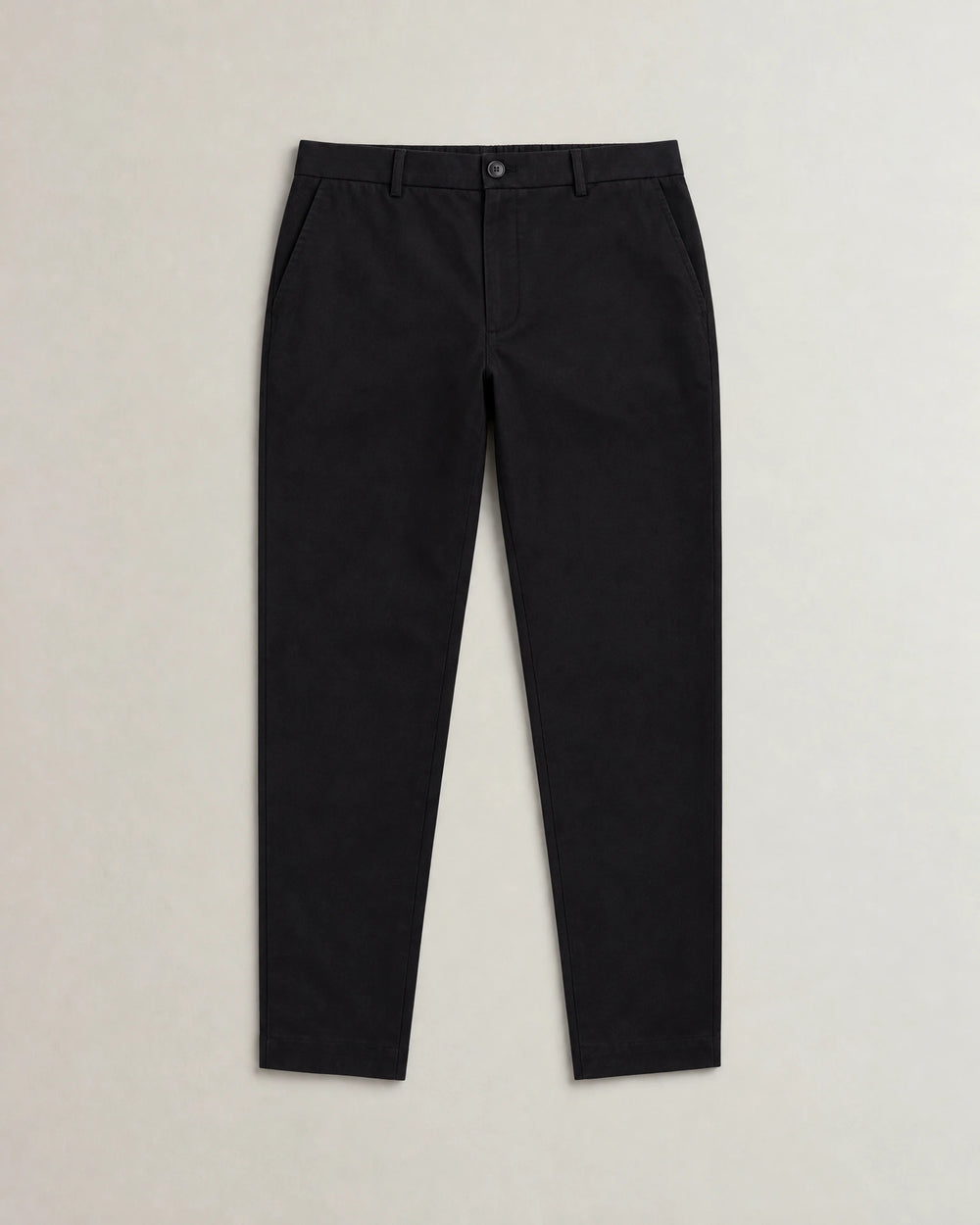 Classic Tapered Chinos campaign 09|black