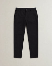 Classic Tapered Chinos campaign 09|black