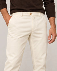 Classic Tapered Chinos campaign 03|ivory stone