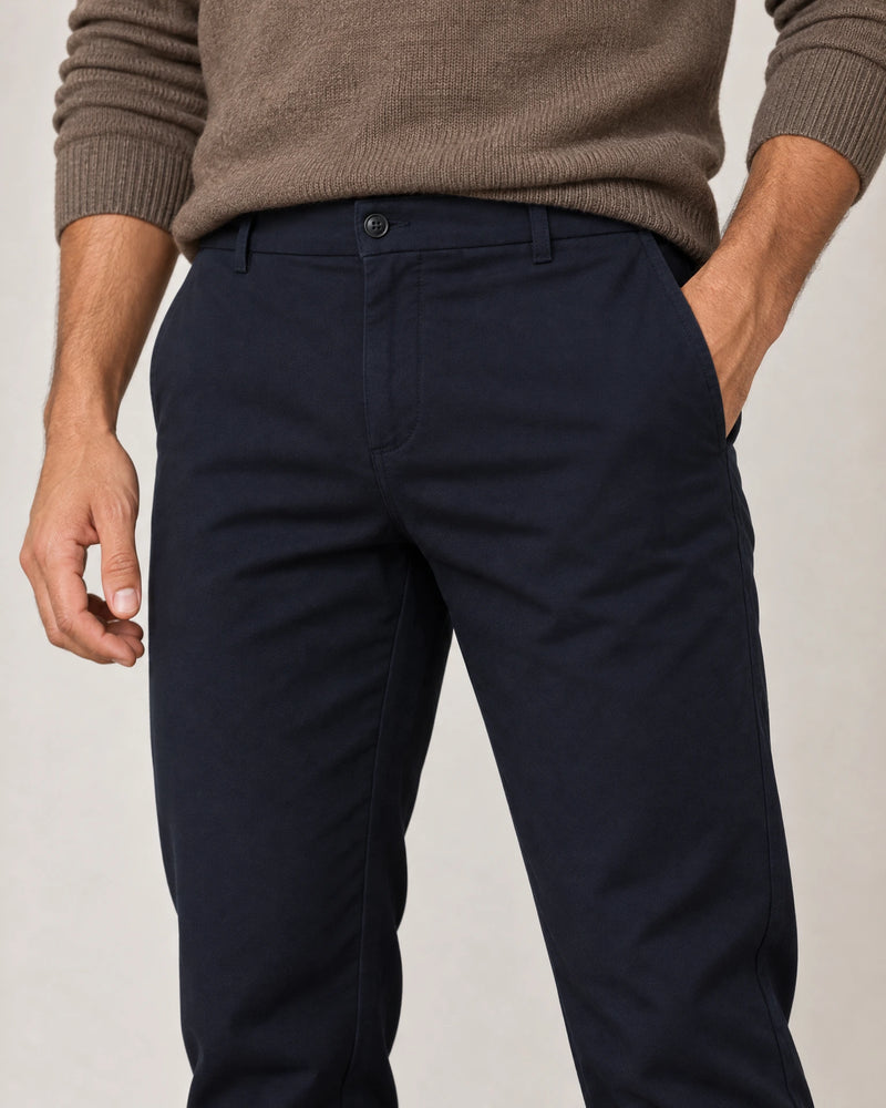Classic Tapered Chinos campaign 03|navy