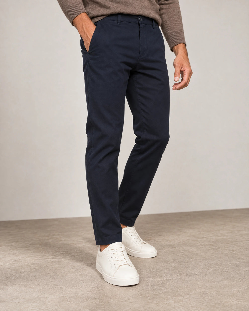 Classic Tapered Chinos campaign 05|navy