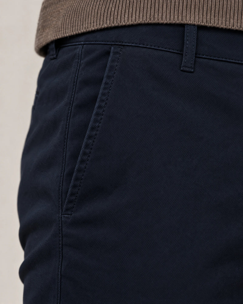 Classic Tapered Chinos campaign 08|navy
