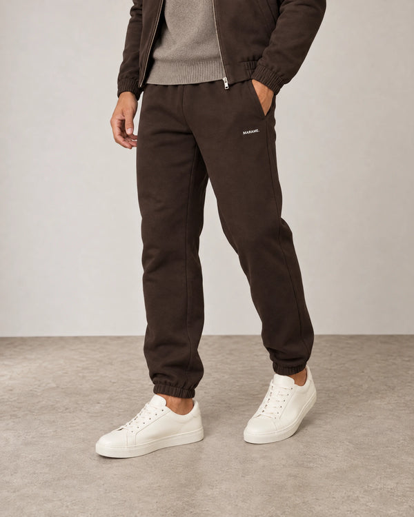 Cotton Fleece Joggers campaign 05|smoked brown