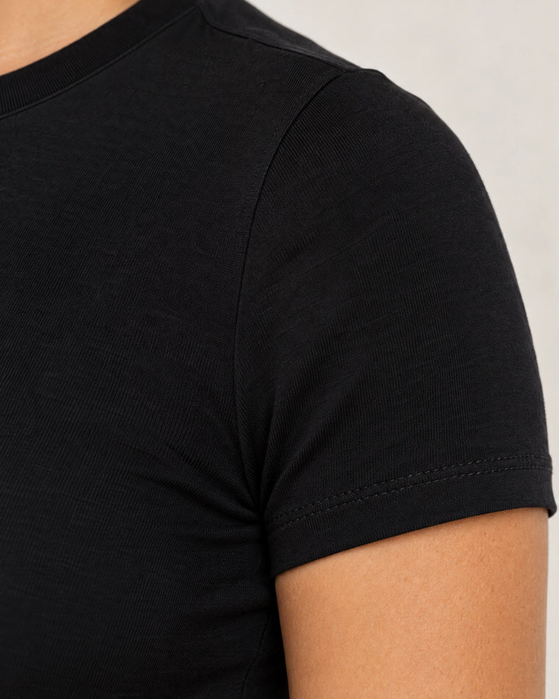 Fitted T-Shirt campaign 08|black