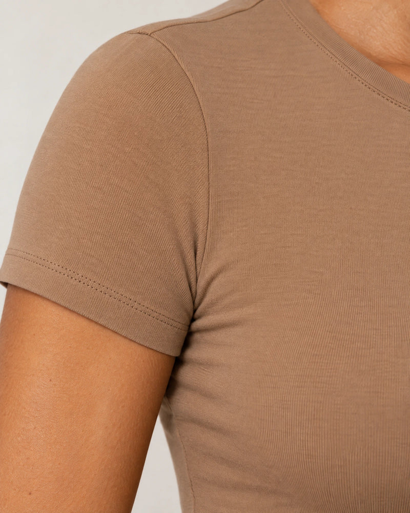 Fitted T-Shirt campaign 08|cinnamon sugar