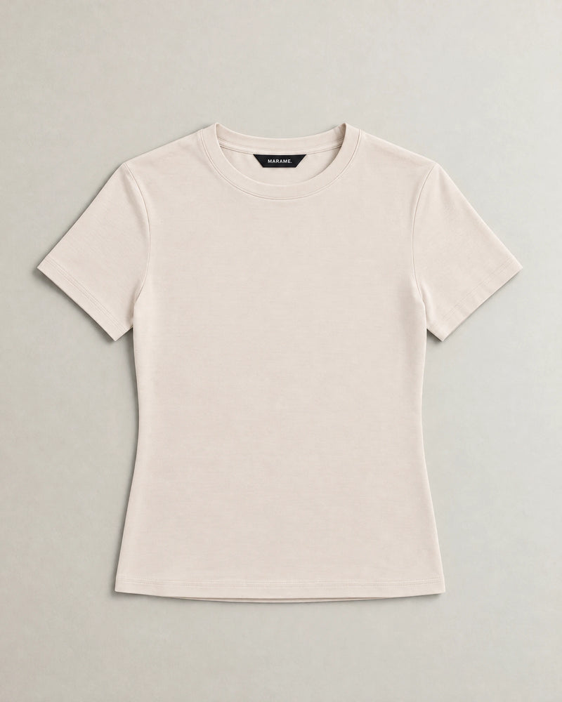 Fitted T-Shirt campaign 09|cosy cream