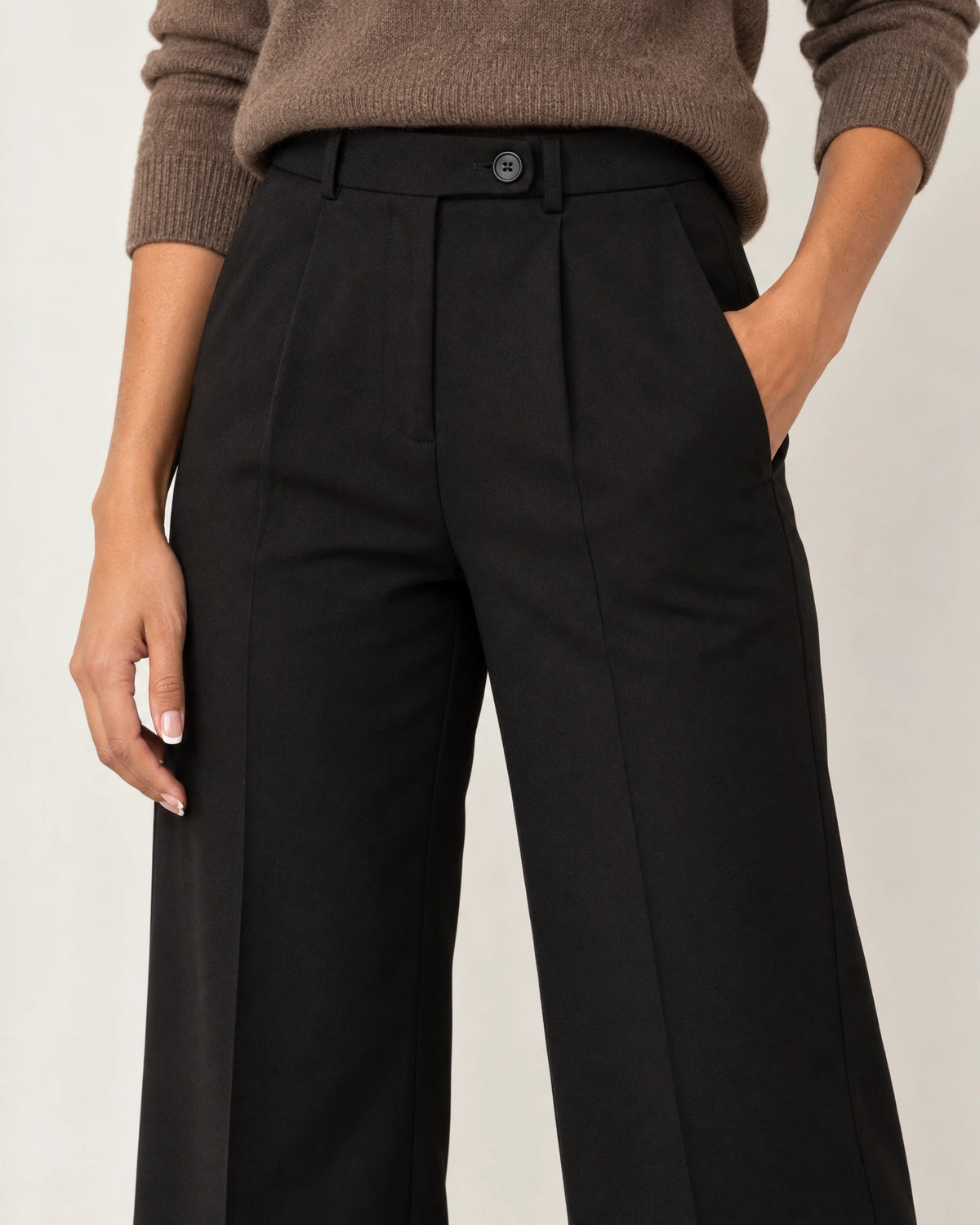 
High-Waisted Smart Trouser campaign 03