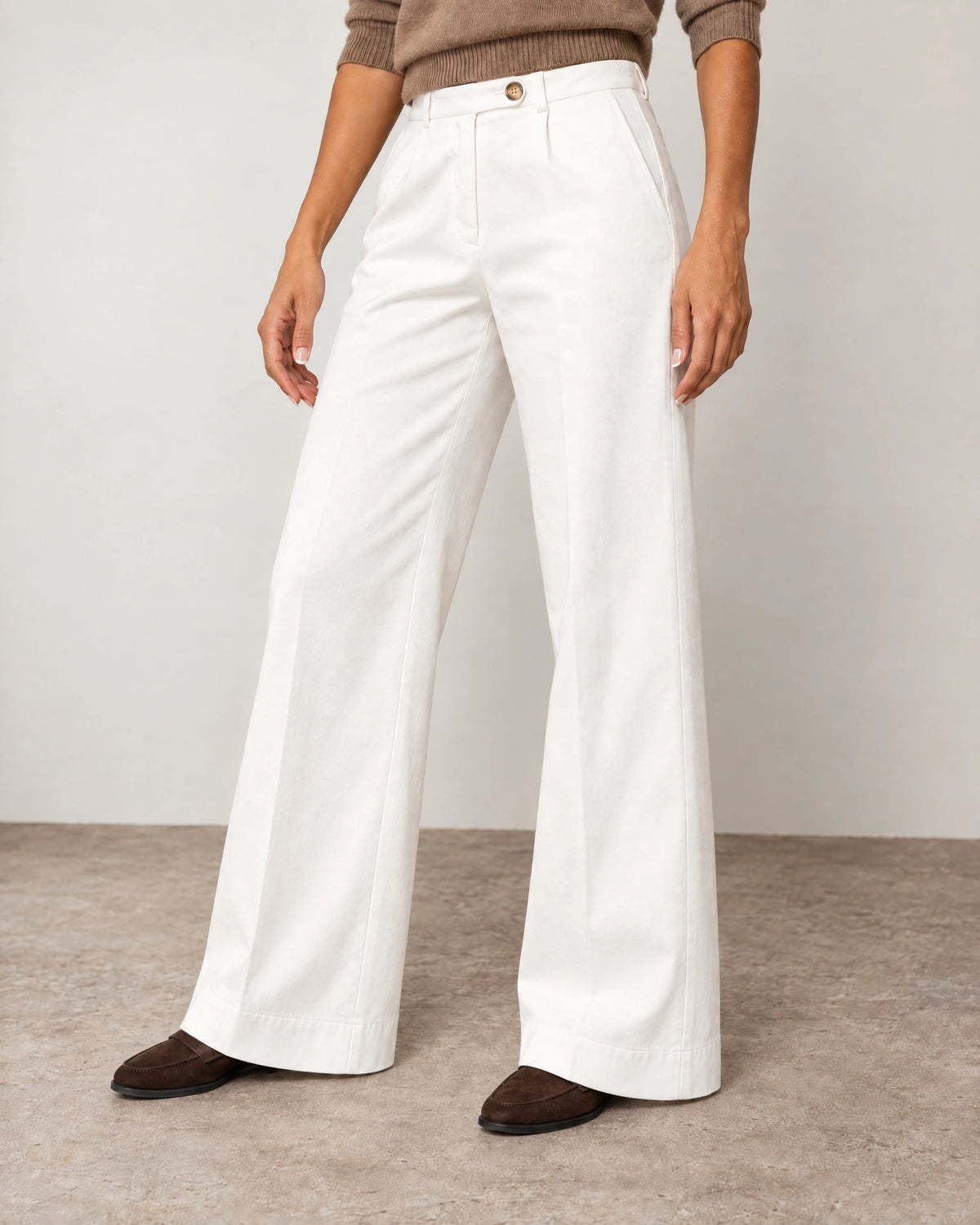 
High-Waisted Smart Trouser campaign 05