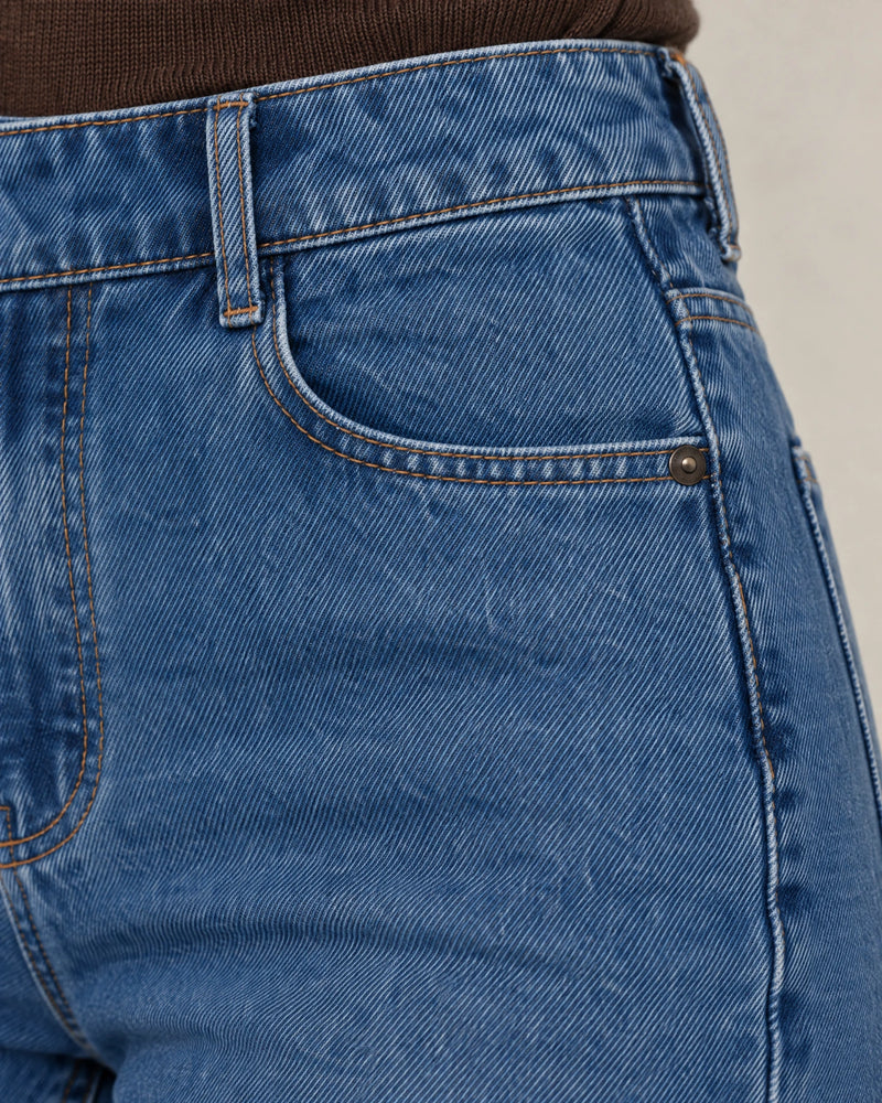 High-Waisted Wide Leg Jeans campaign 08|blue wash denim