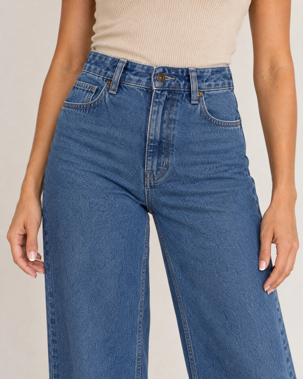 
High-Waisted Wide Leg Jeans campaign 03