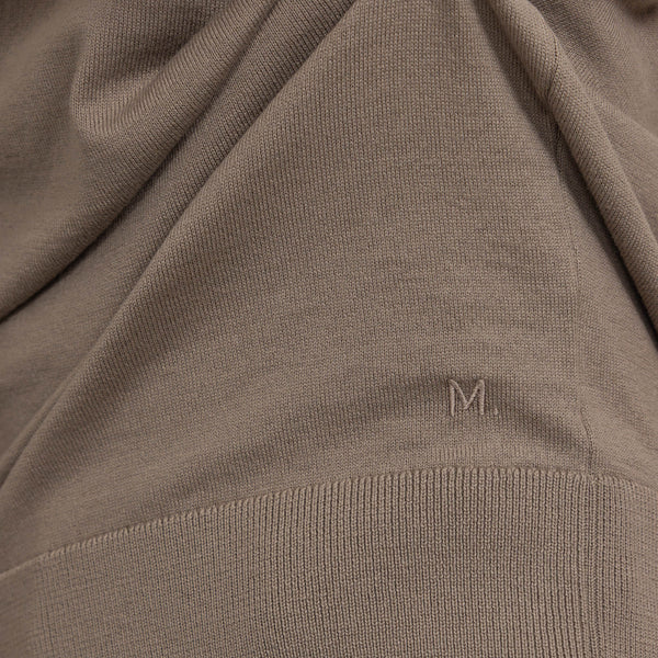 close up |shadow grey