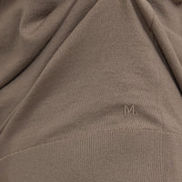 close up |shadow grey