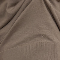 close up |shadow grey