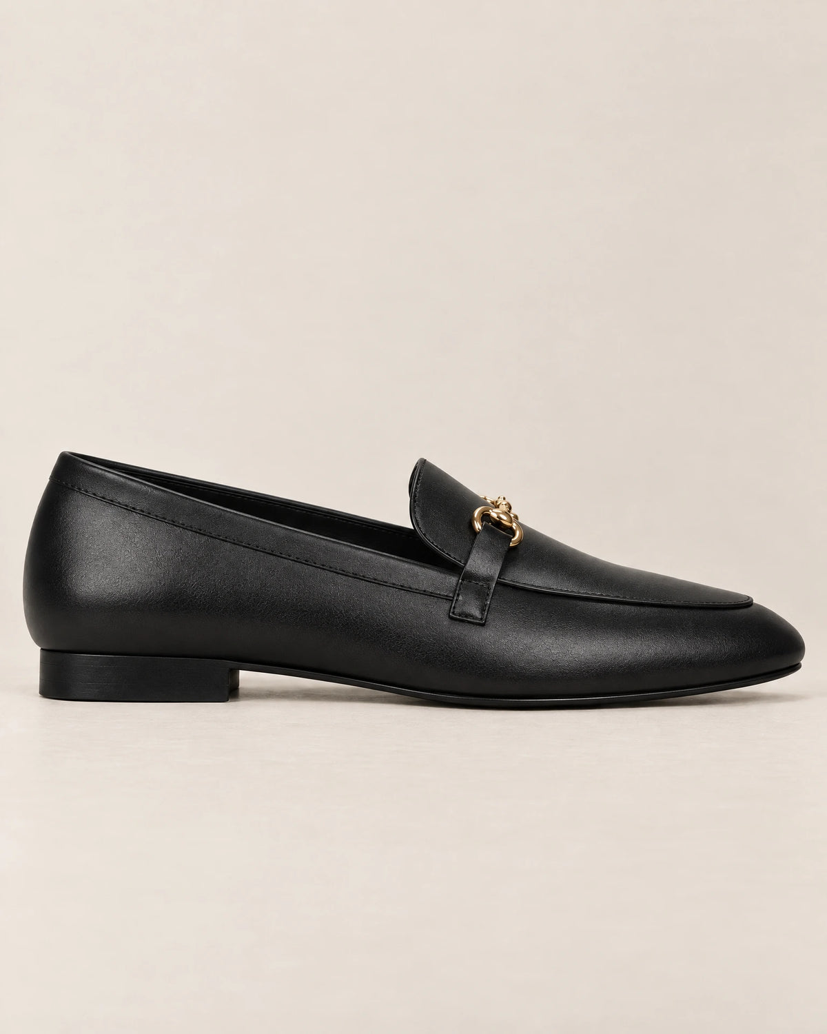 
Leather Buckled Loafers campaign 04