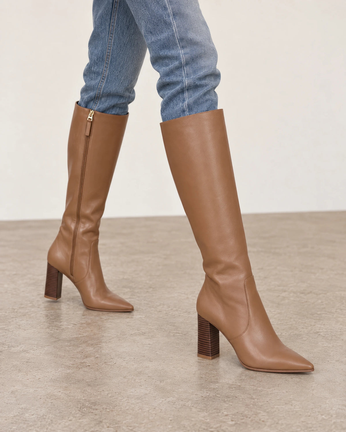 
Leather Knee-High Boots campaign 02