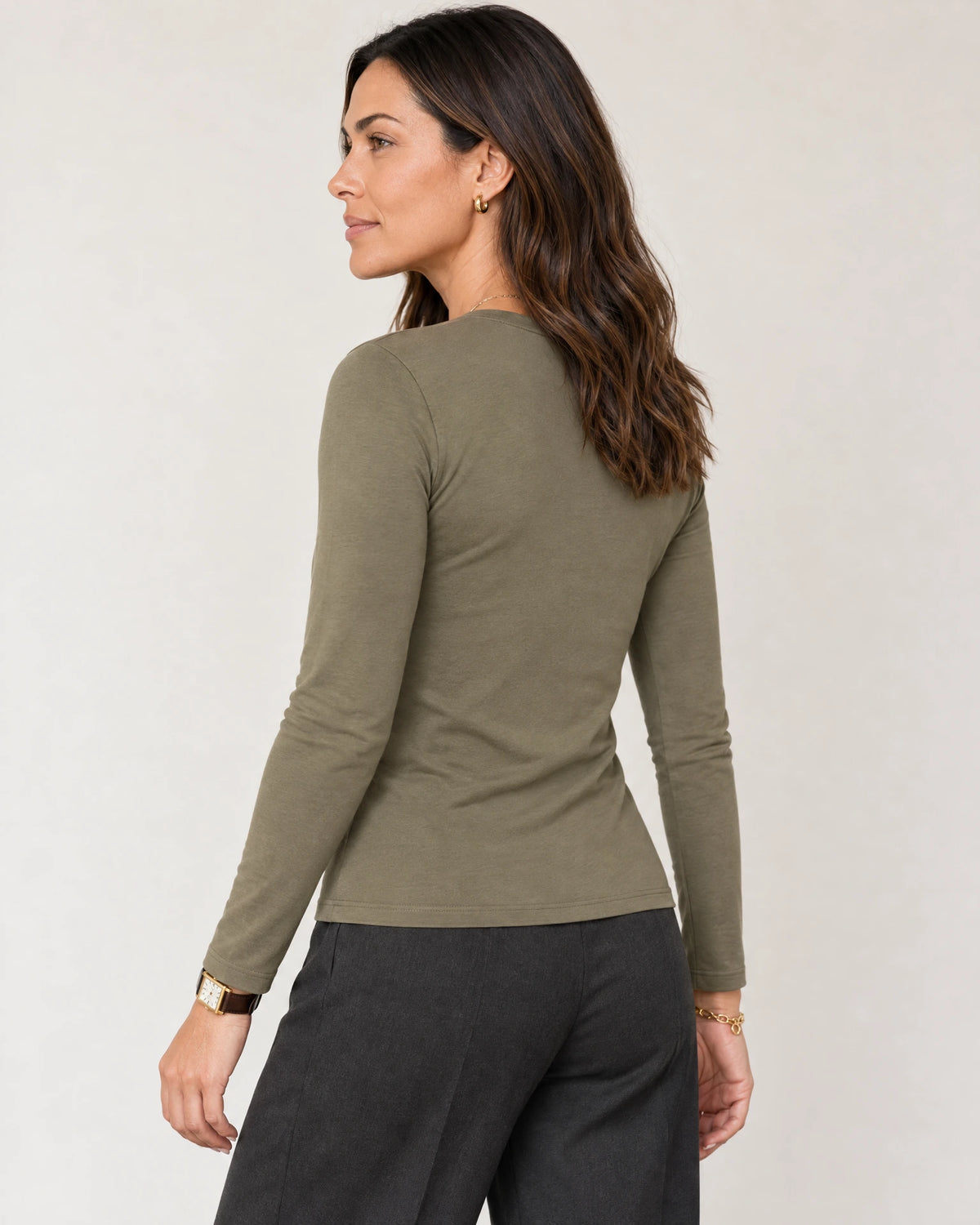 
Long Sleeve Fitted T-Shirt campaign 04