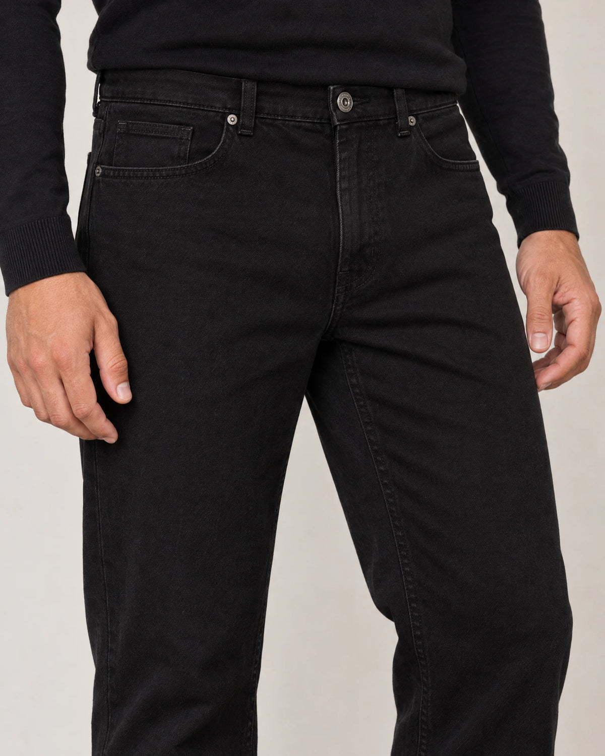
Straight Leg Jeans campaign 03