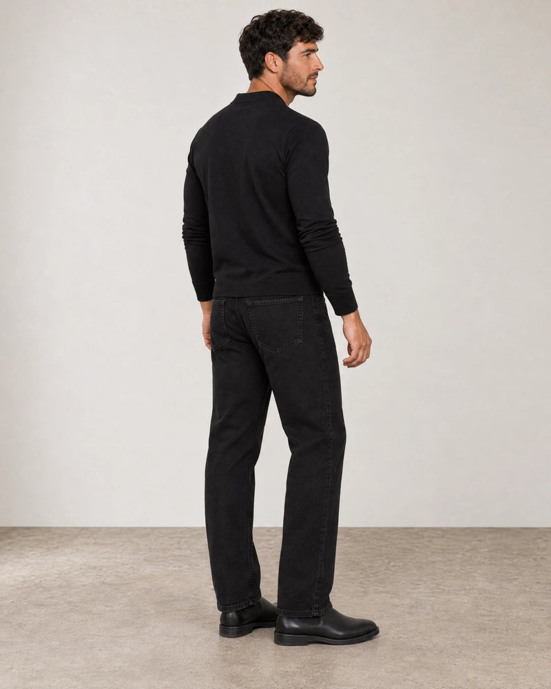 Straight Leg Jeans campaign 04|black denim