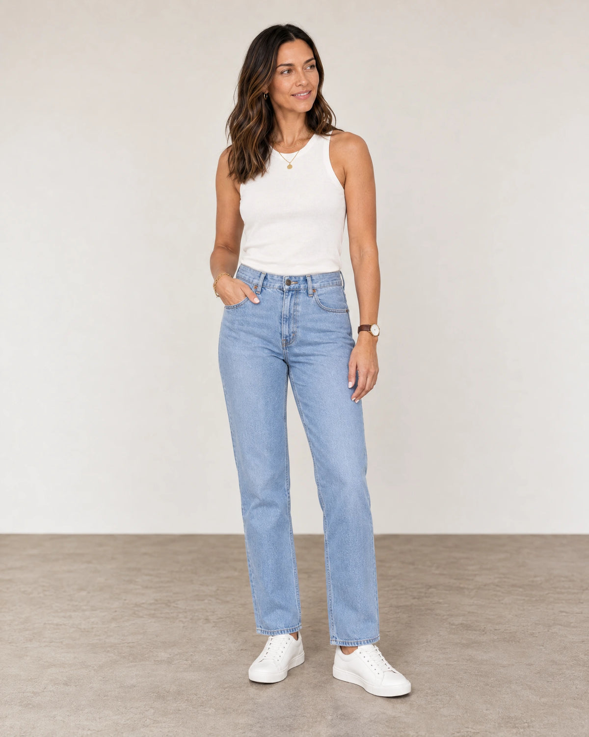 
Straight Leg Jeans campaign 02