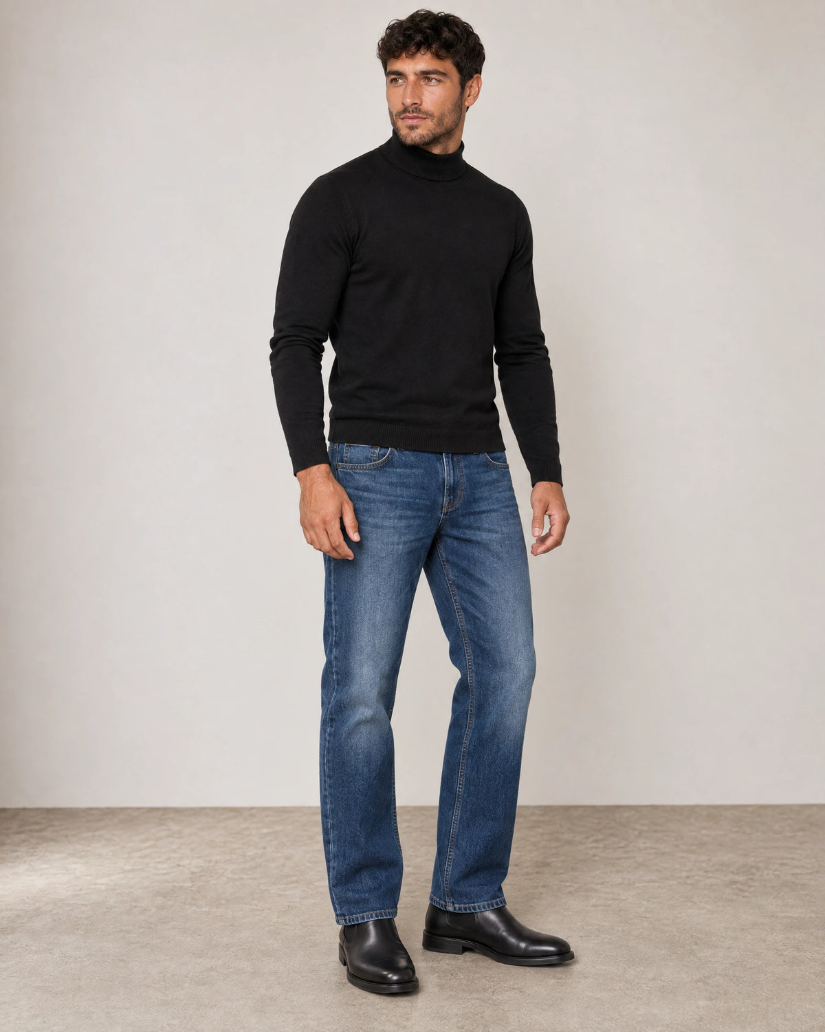 
Straight Leg Jeans campaign 01