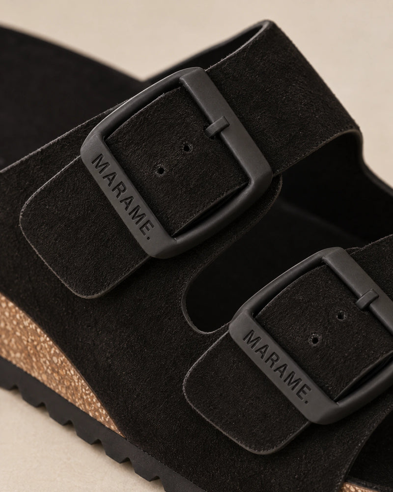Suede Sandals campaign 05|black