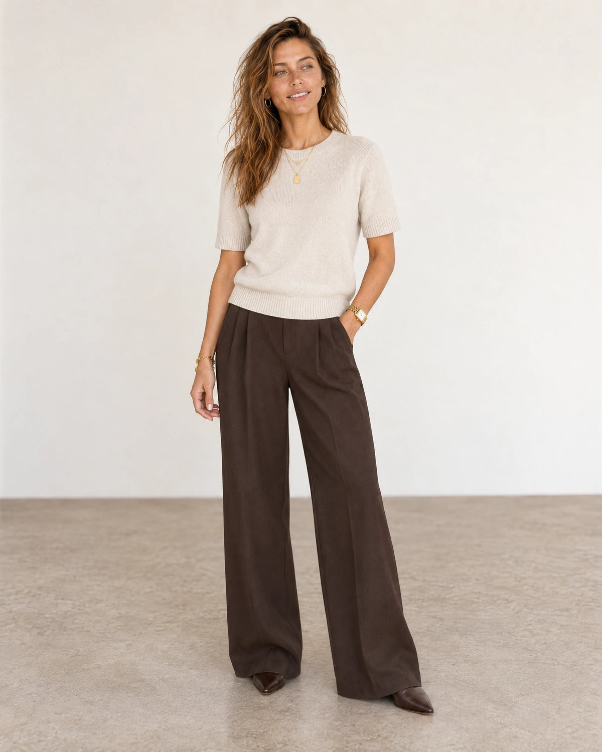 
The Arla Cashmere Blend Crew Neck campaign 02