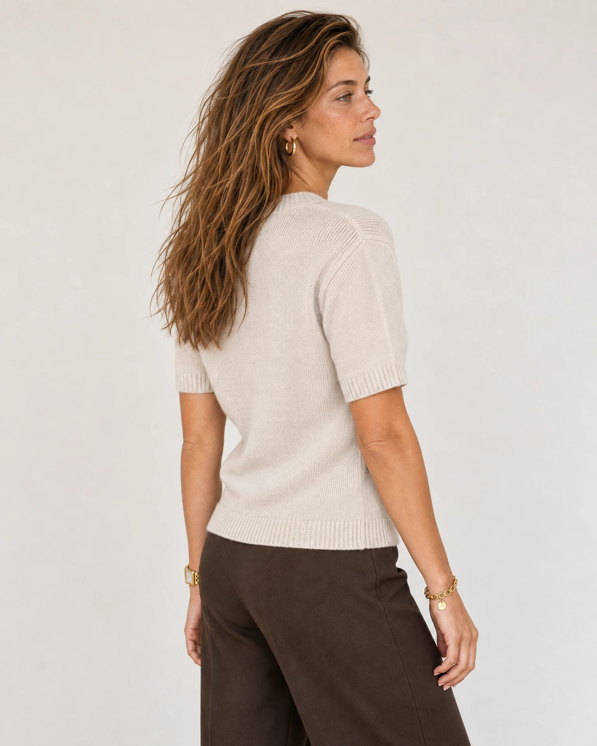 
The Arla Cashmere Blend Crew Neck campaign 04