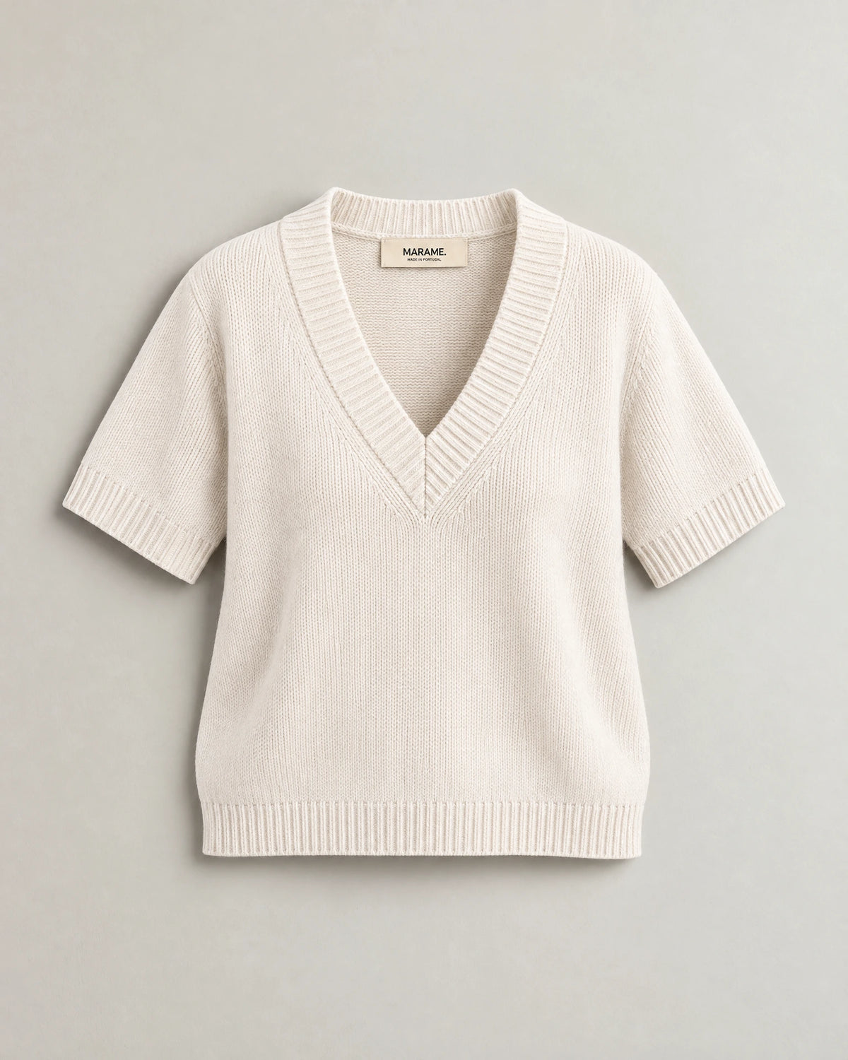 
The Arla Cashmere Blend V-Neck campaign 09