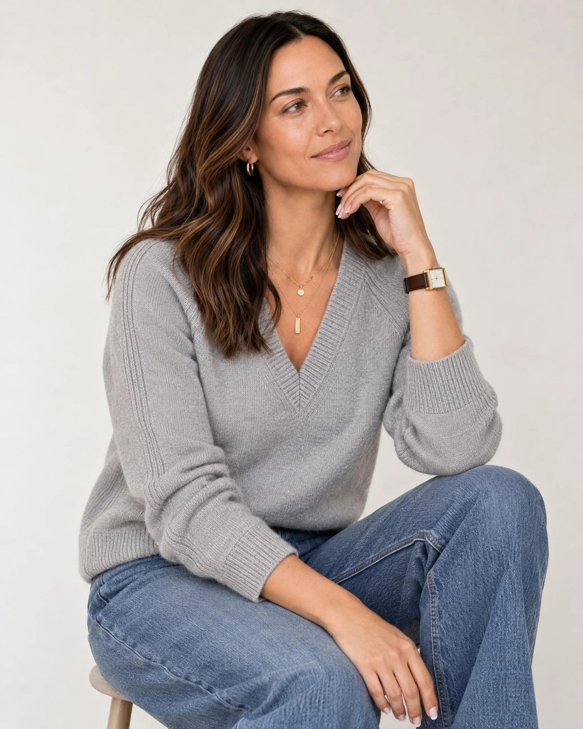 
The Elise Cashmere Blend V-Neck campaign 07