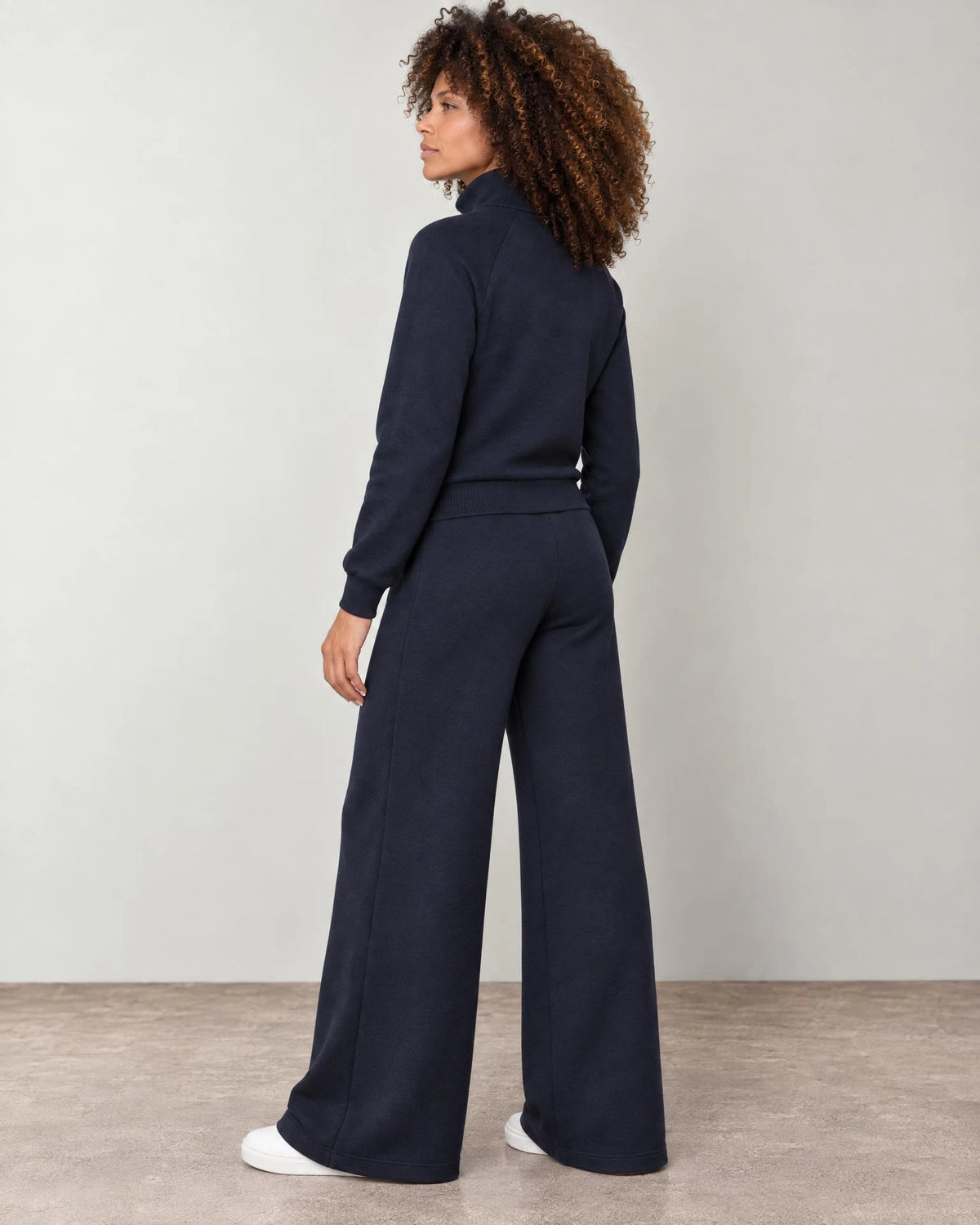 
The Varo Knit Pant campaign 04