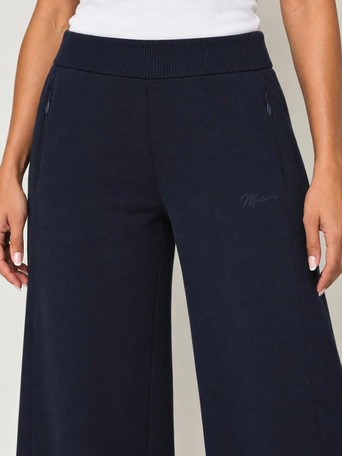 
The Varo Knit Pant campaign 13