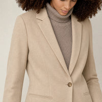 Classic Blazer campaign 03|natural beige