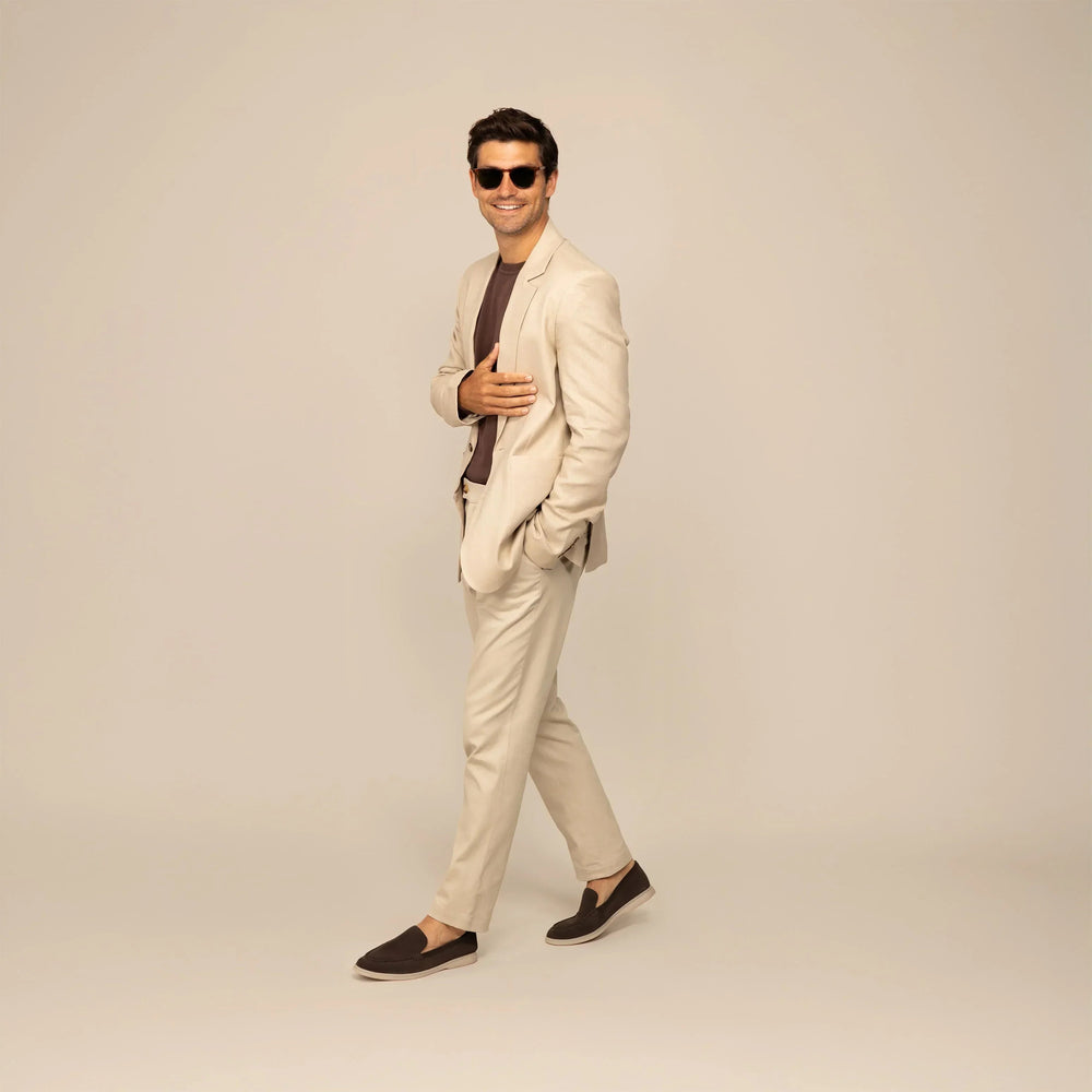 Man wearing a Marame Casual Blazer in Beige, front view. |beige linen
